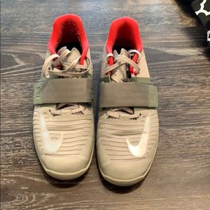 Nike Romaleos 3 - Grey, Stucco, Red.  US 8.5.